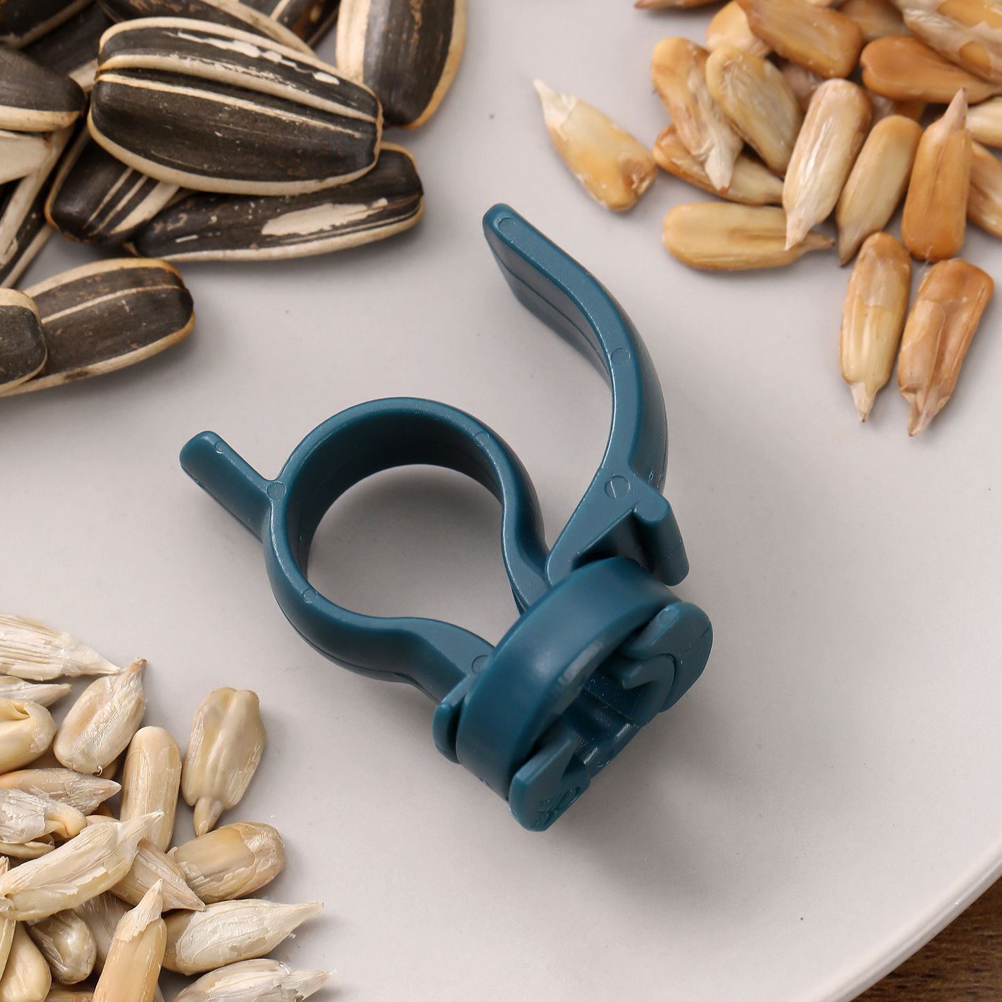 4개입 무작위 색상 창의적이고 간단한 작은 견과류 씨앗 - Kitchen Gadgets For Small Kitchens 리뷰 및 가격